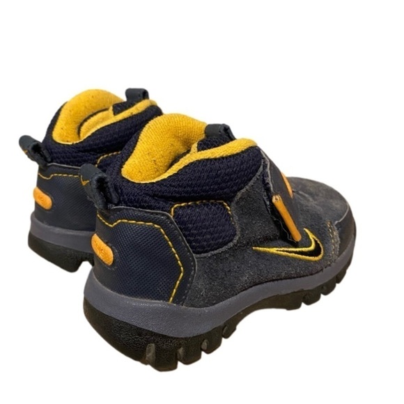 Baby Boy Nike  Sneakers Size 5C - Picture 4 of 7